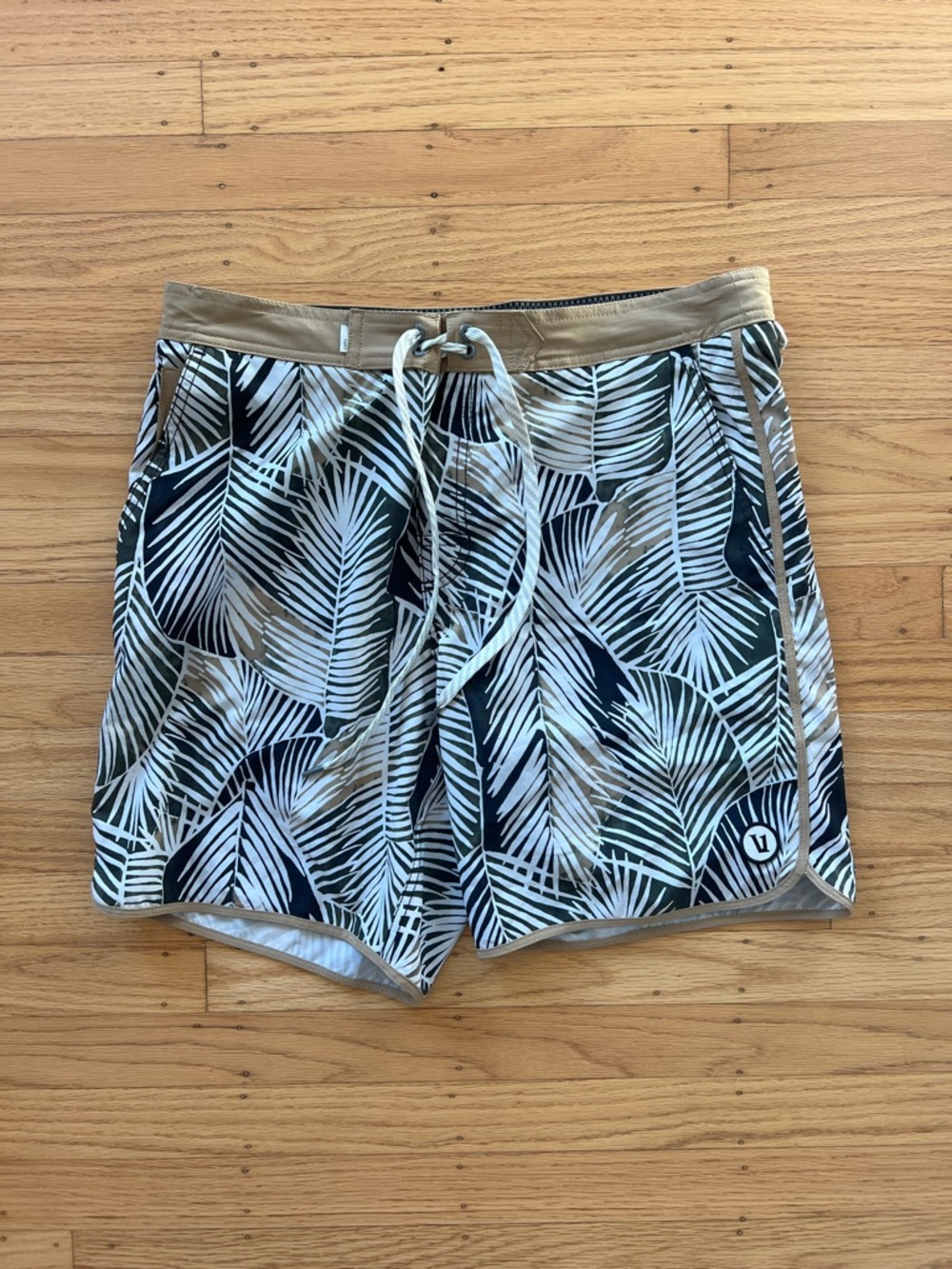 Vuori Cruise Board Shorts Men's 33 V314 All Over Print Leafy Palm